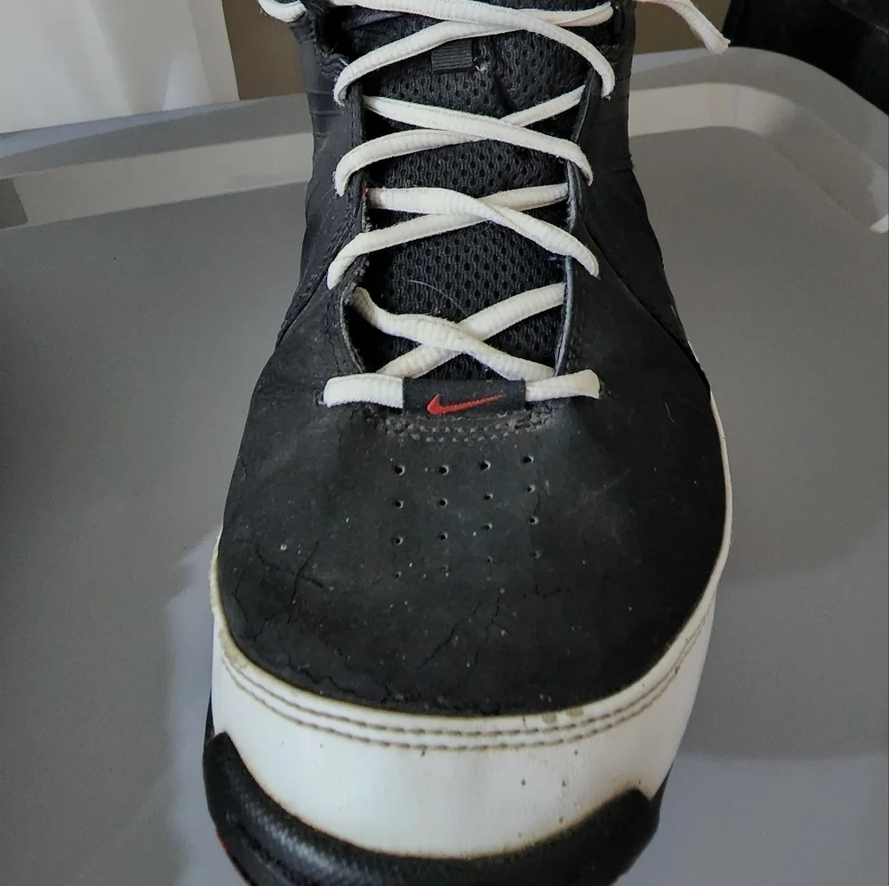 USED MENS NIKE MAXAIR SNEAKERS